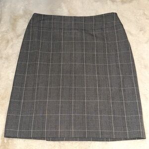 Tahari Gray & Pink Plaid Pencil Skirt